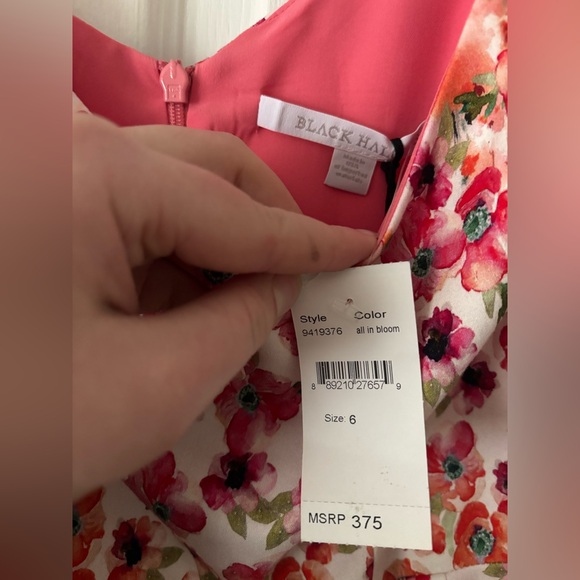 Black Halo Floral Sheeth Dress in Pink and Red - Picture 2 of 2